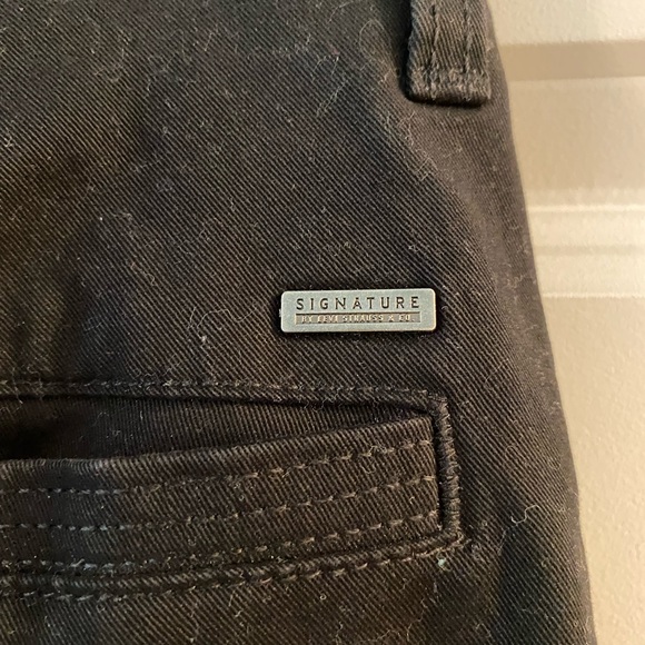 Levi Signature Pants - Picture 8 of 9